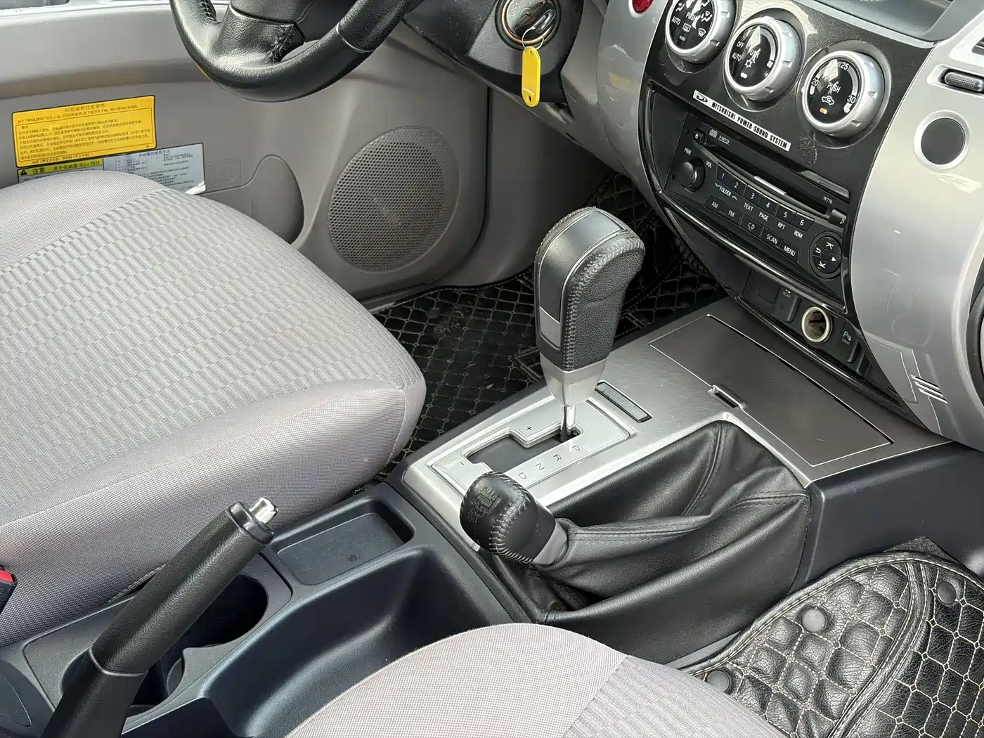 Mitsubishi Pajero Sport 2013 3.0L AWD Executive фото 9