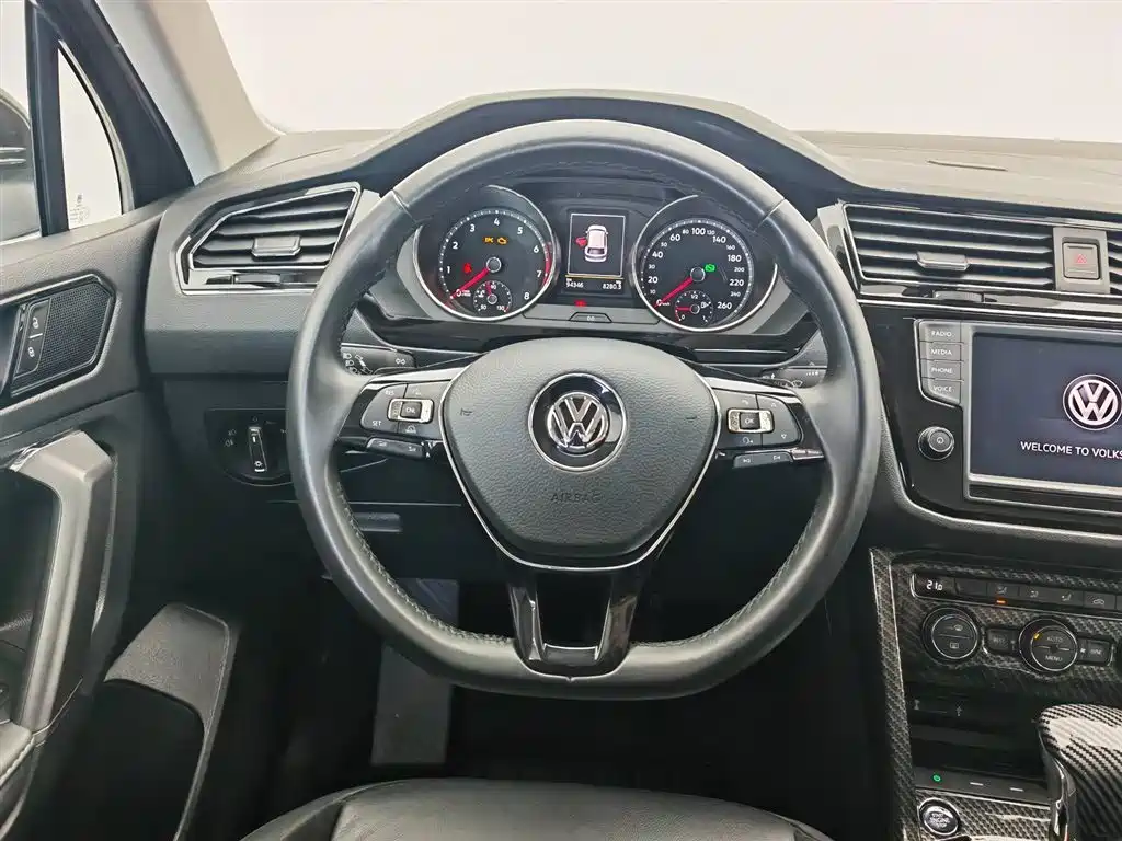 Volkswagen Tiguan L 2017 330TSI Automatic 2WD Comfort Edition фото 11
