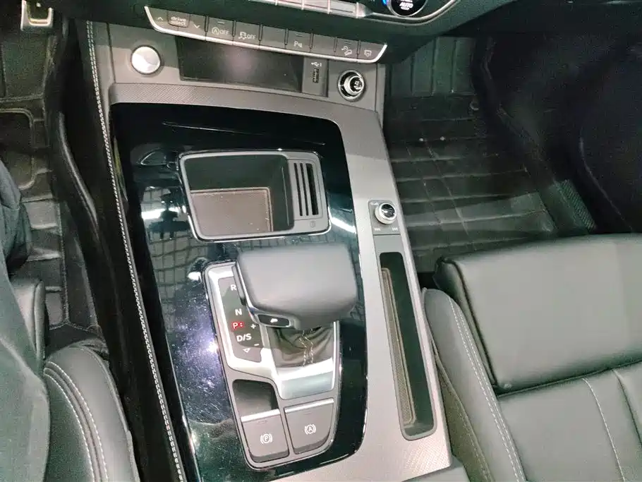 Audi Q5L 2023 40T Luxury Dynamic фото 16