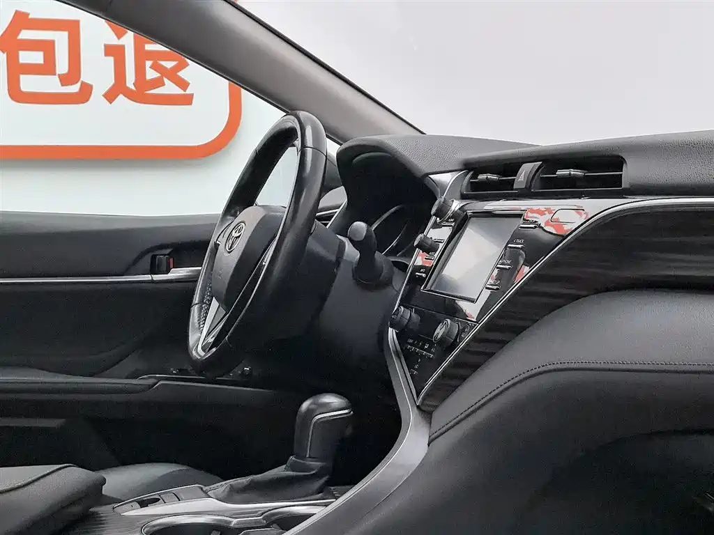 Toyota Camry 2018 2.0G Luxury Edition фото 22