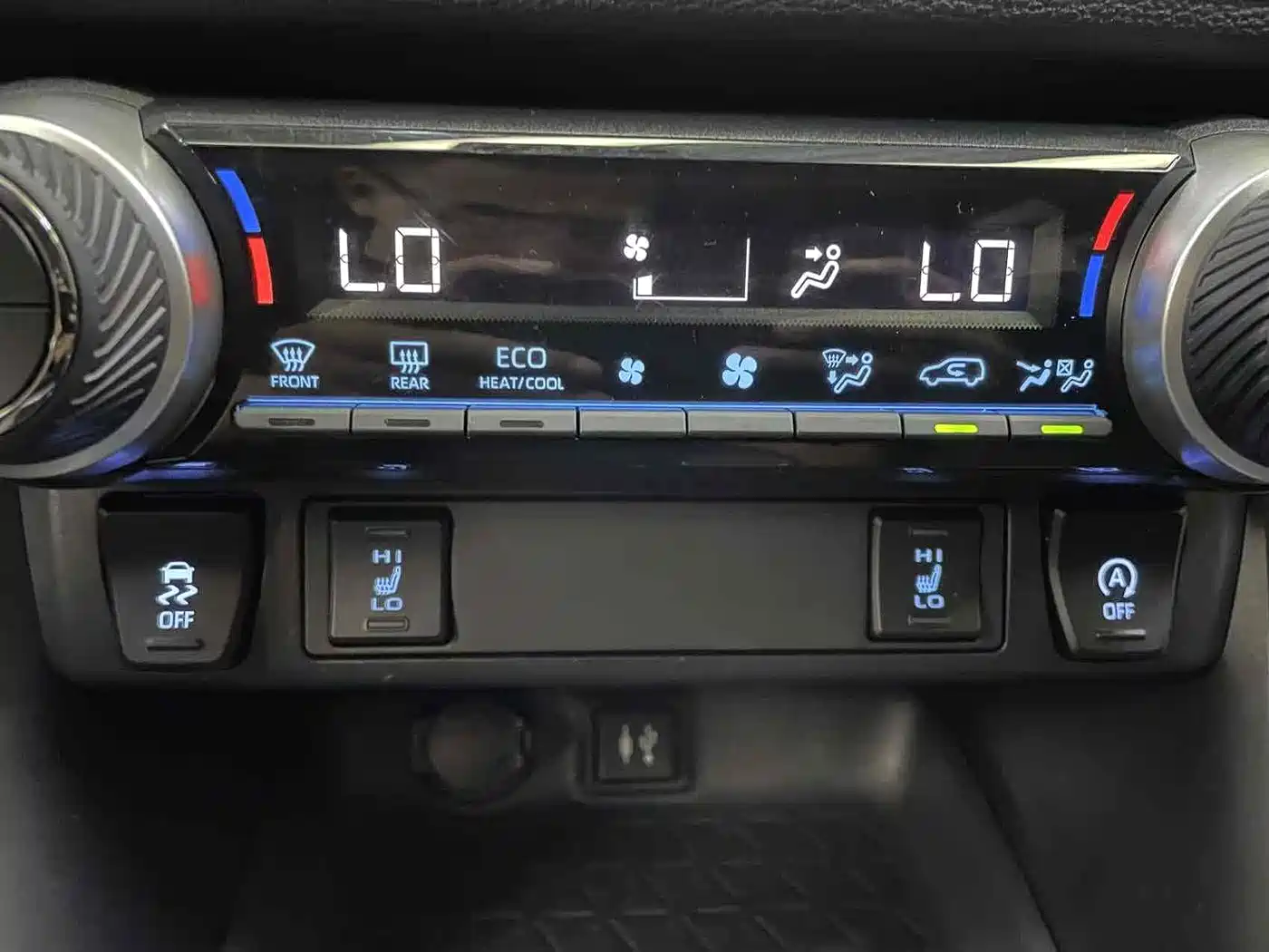 Toyota RAV4 Rongfang 2023 2.0L CVT 2WD Fashion Edition фото 10