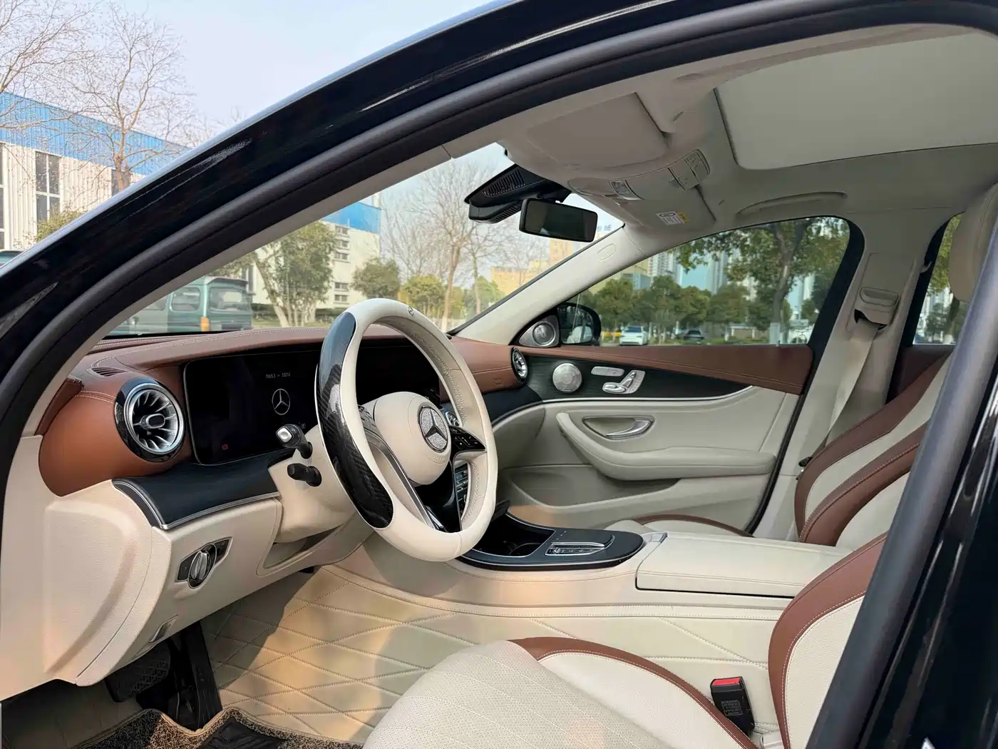 Mercedes-Benz E-Class 2023 E 300 L Fashion фото 10