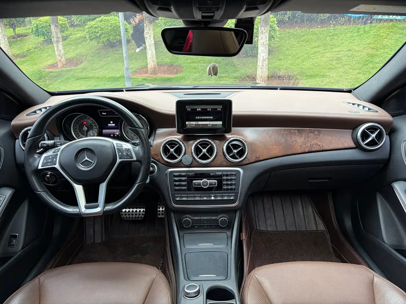 Фото 14 - Mercedes-Benz GLA