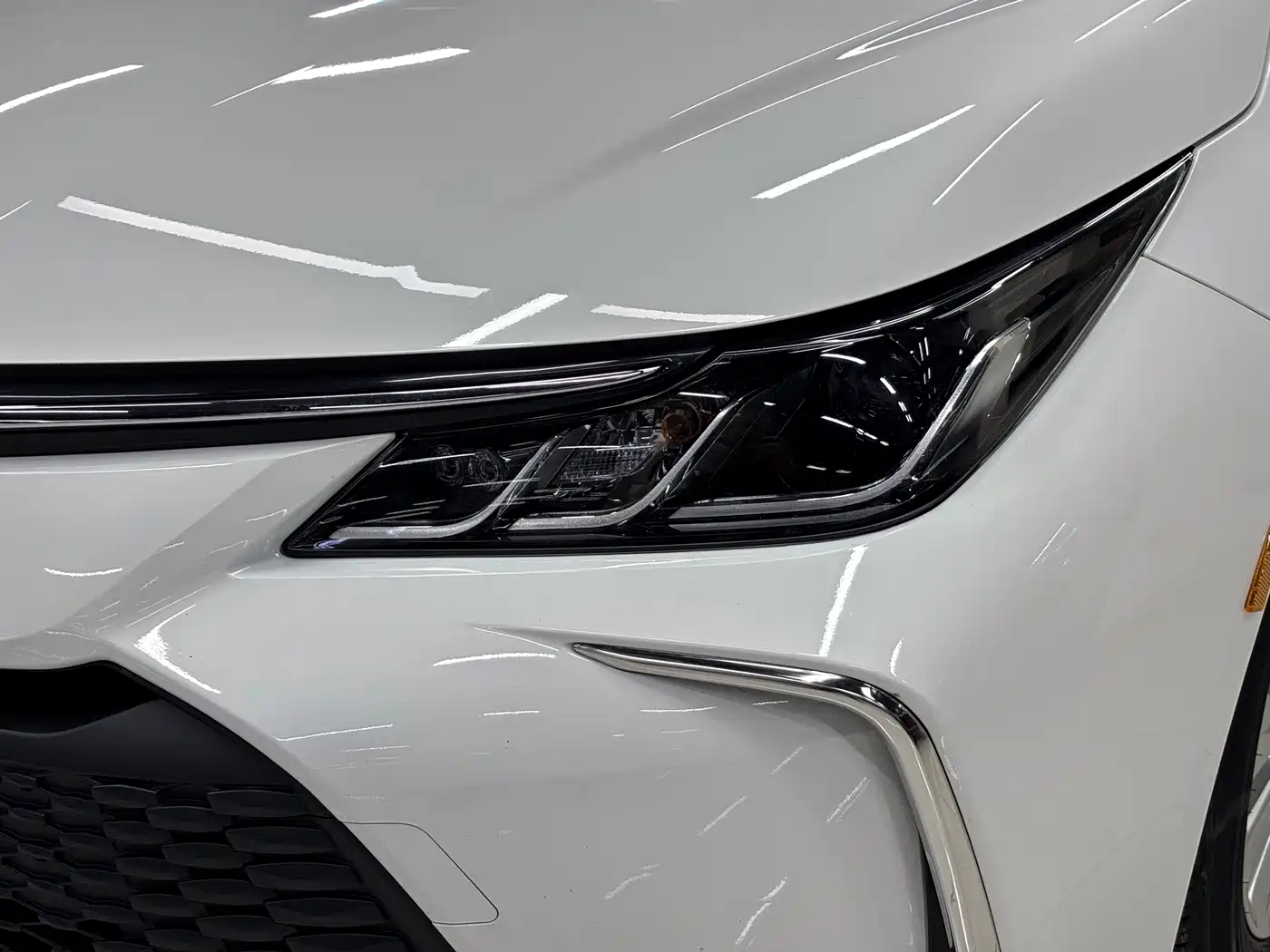Toyota Corolla 2023 1.8L Smart Hybrid Dual Engine Pioneer Edition фото 18
