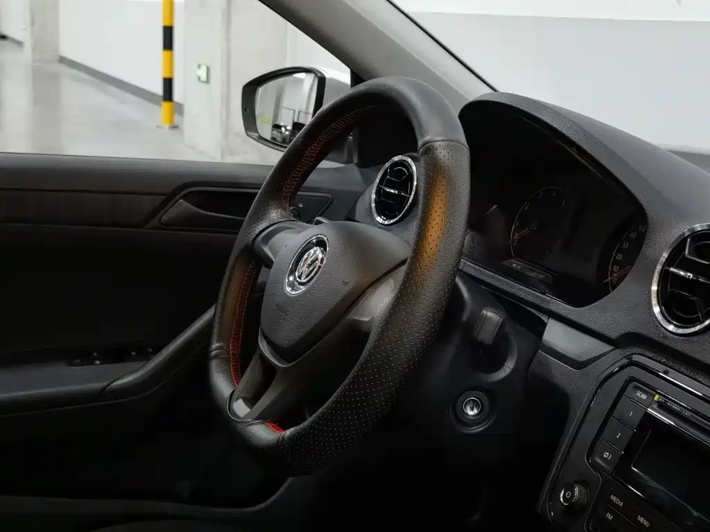 صورة 22 - Volkswagen Jetta