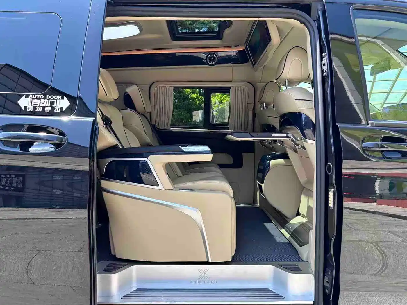 Mercedes-Benz Vito 2023 2.0T Business 7-Seater фото 16