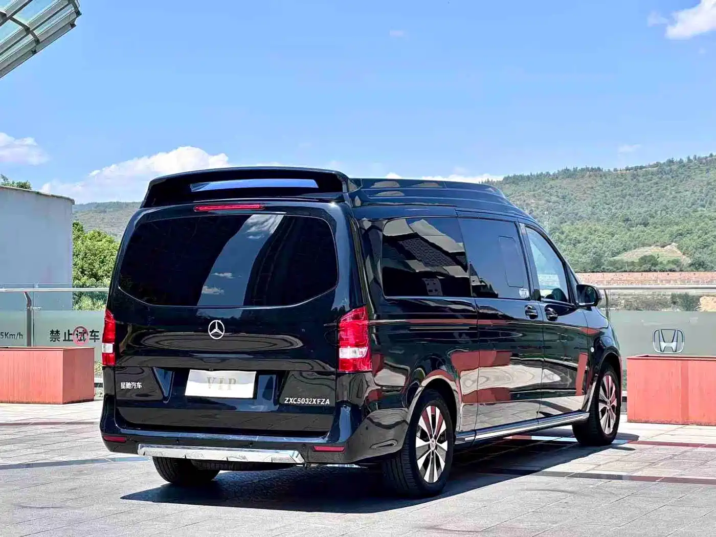 Mercedes-Benz Vito 2023 2.0T Business 7-Seater фото 26
