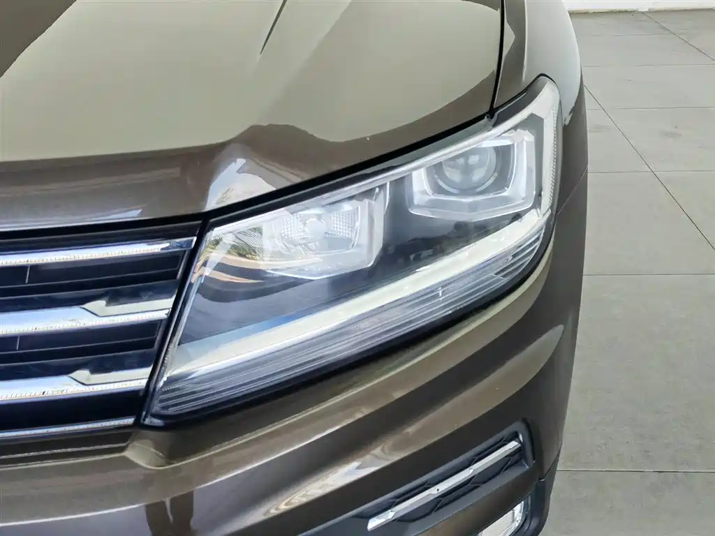 Volkswagen Tiguan L 2017 330TSI Automatic 2WD Comfort Edition фото 7