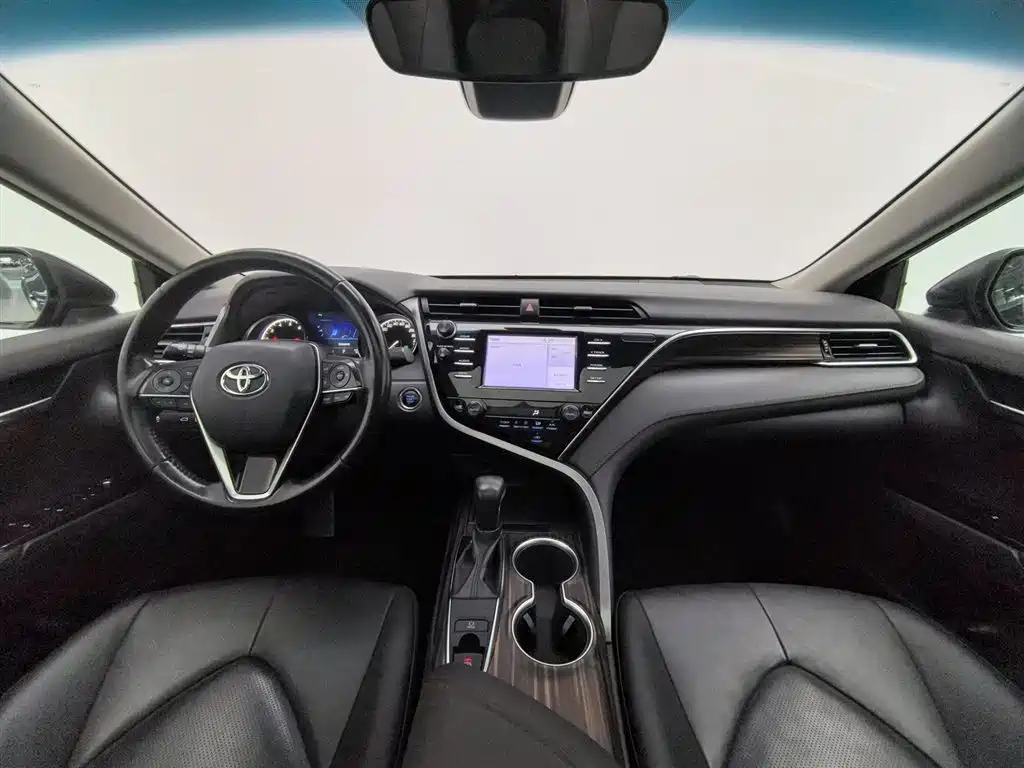 Toyota Camry 2018 2.0G Luxury Edition фото 5