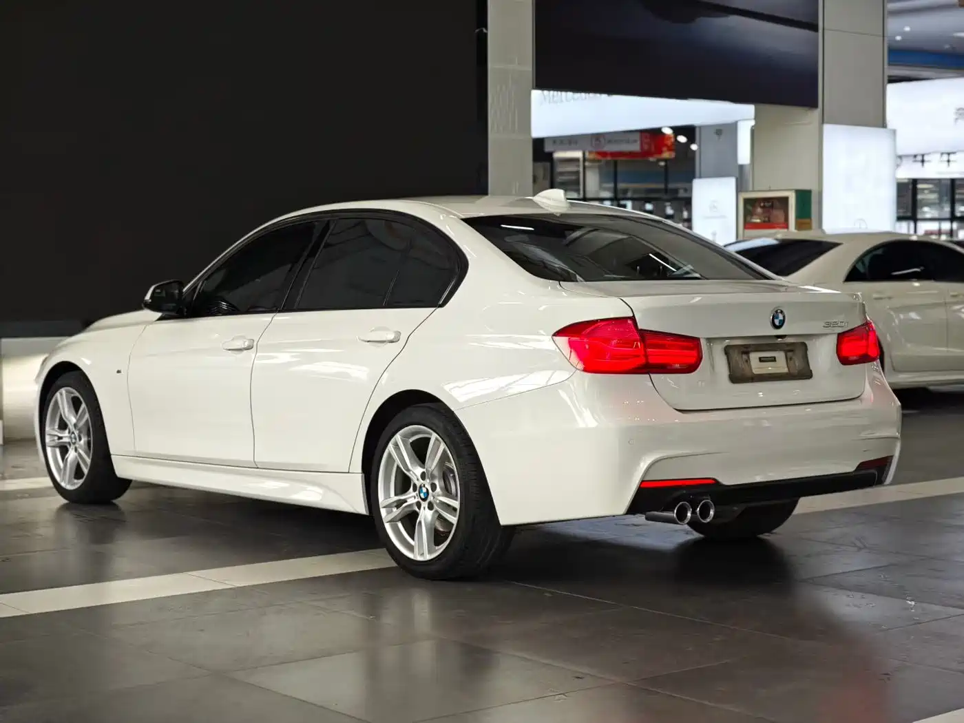 BMW 3 Series 2018 320i M Sport Package фото 9