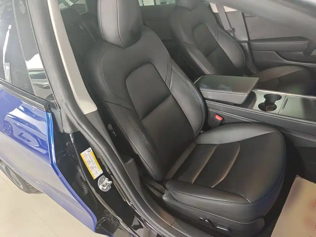 Фото 25 - Tesla Model 3