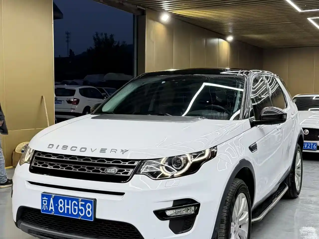 Land Rover Discovery Sport 2018 240PS SE Edition фото 3
