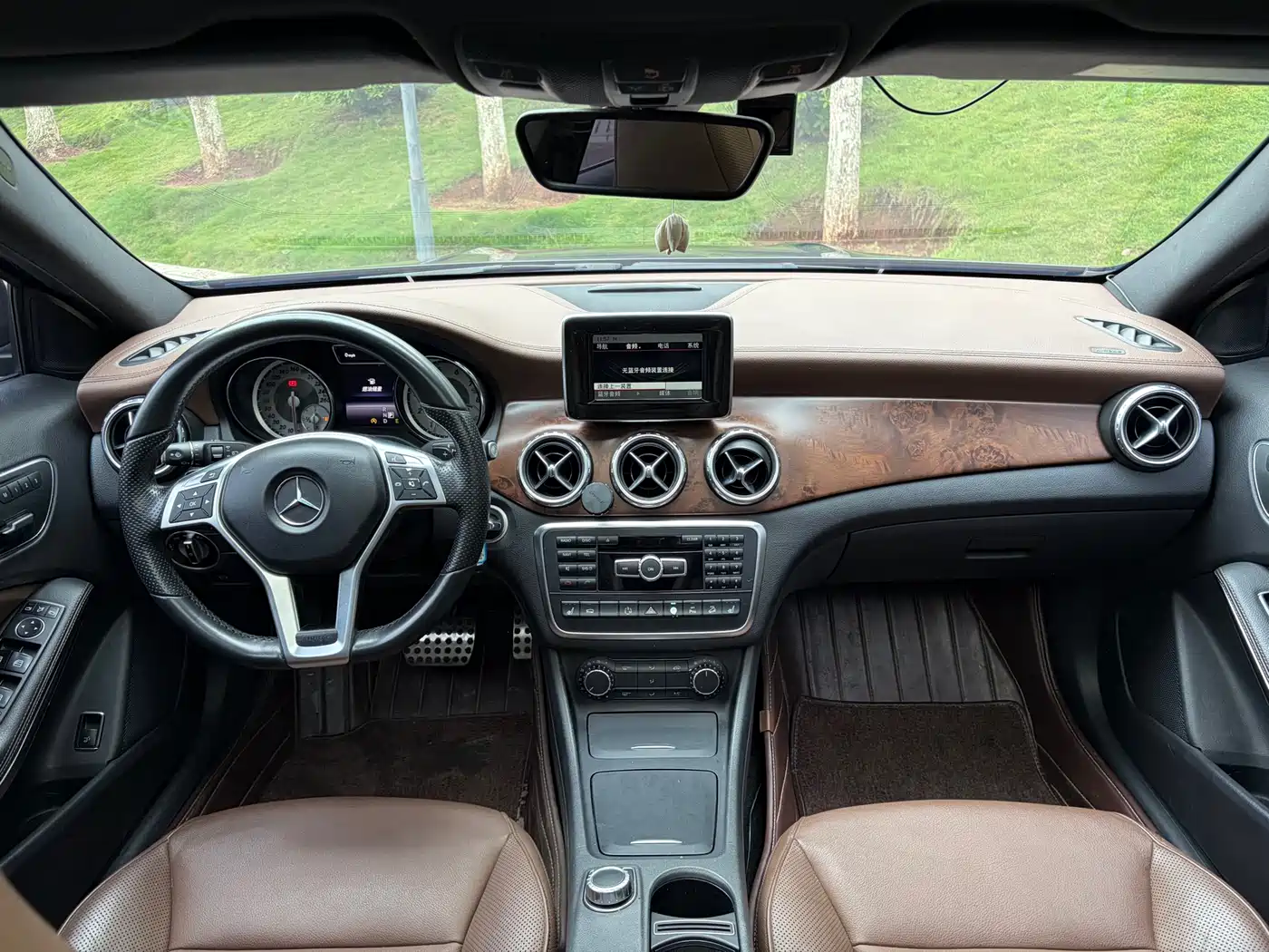 Фото 13 - Mercedes-Benz GLA