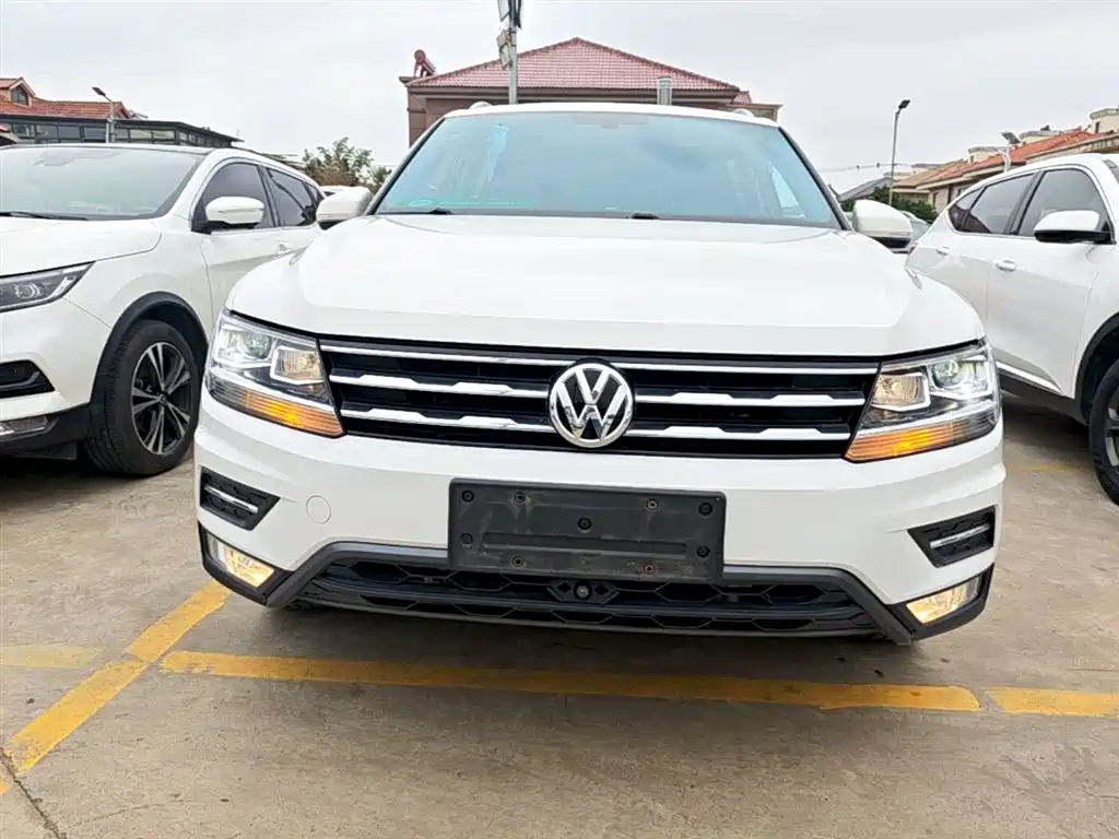 Volkswagen Tiguan L 2019 330TSI Automatic 2WD Panorama Comfort Edition China VI фото 3
