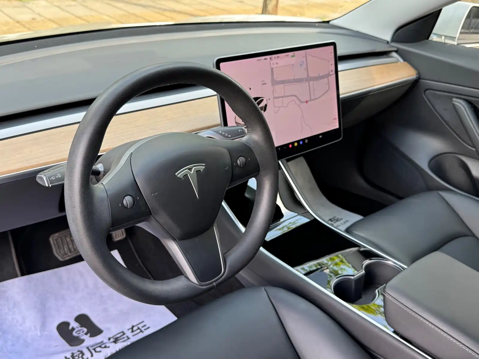 Фото 8 - Tesla Model 3