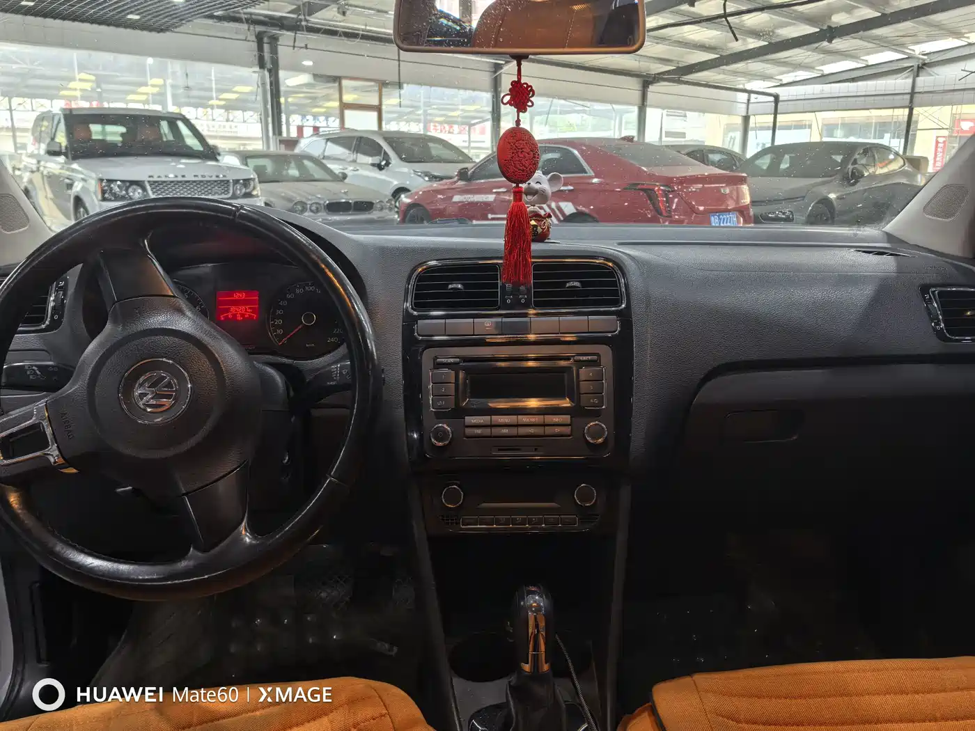 Volkswagen Polo 2011 1.4L Automatic Style Edition фото 7