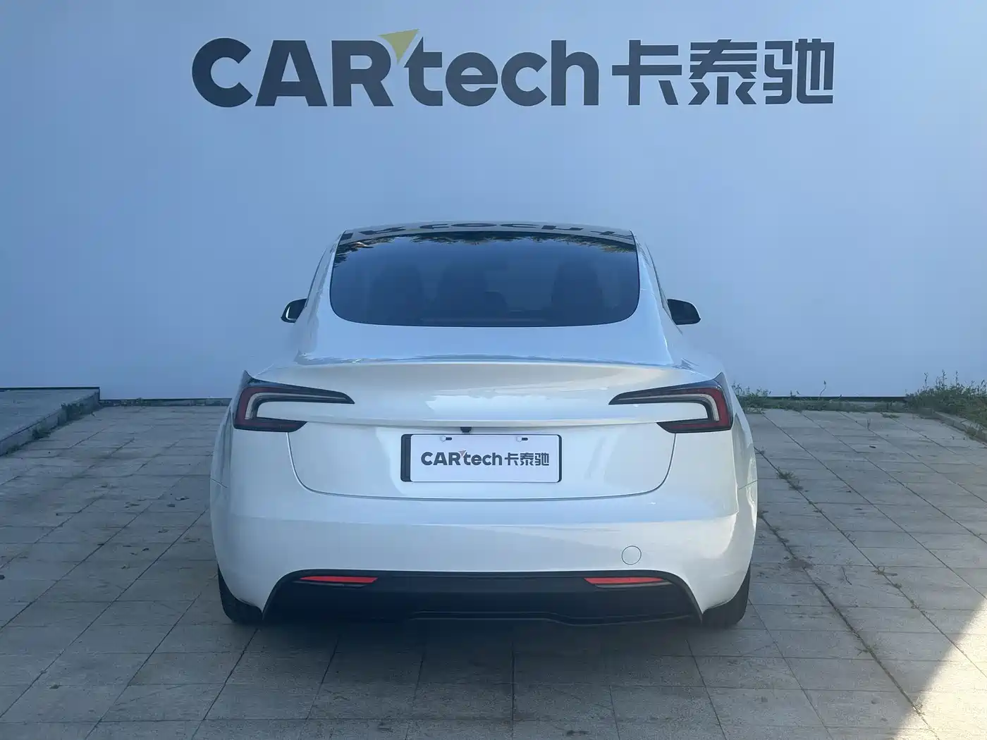Фото 3 - Tesla Model 3