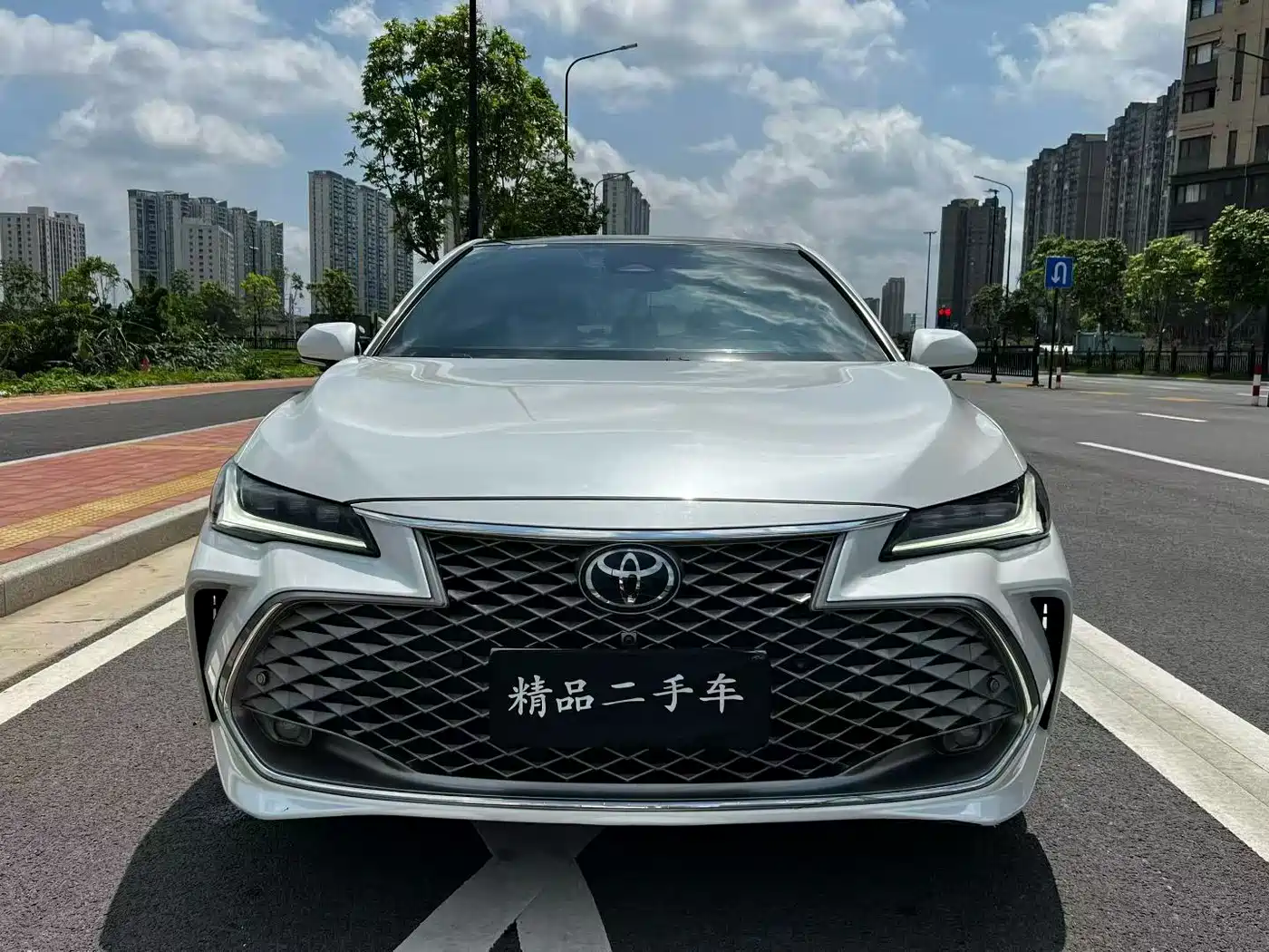 Toyota Avalon 2024 Model Hybrid 2.5L XLE Prestige Edition фото 2