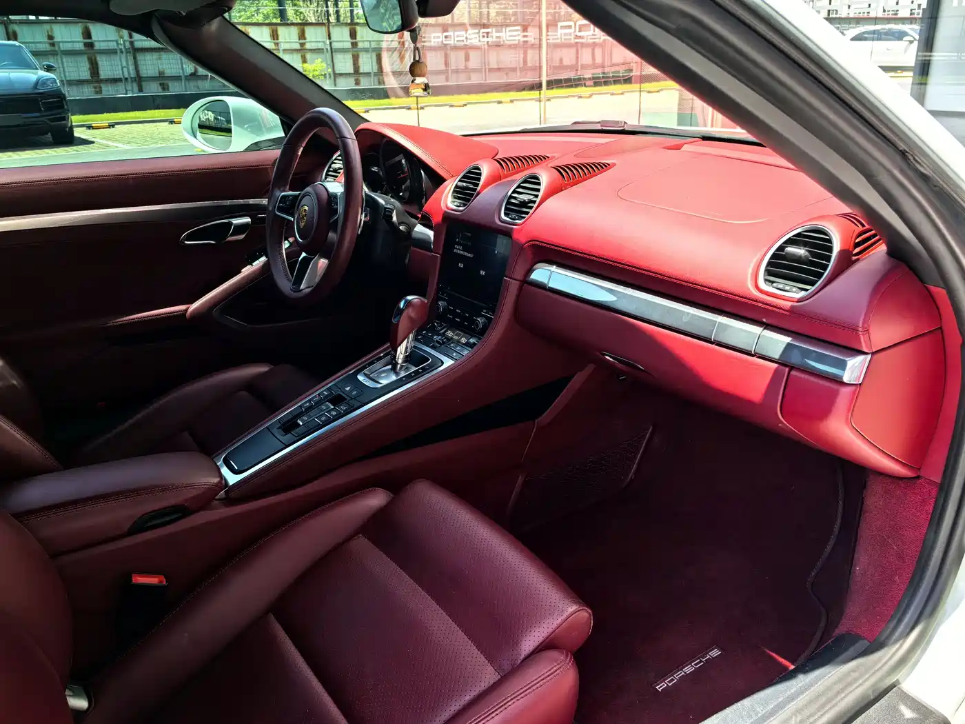 Porsche 718 2022 Boxster 2.0T фото 10