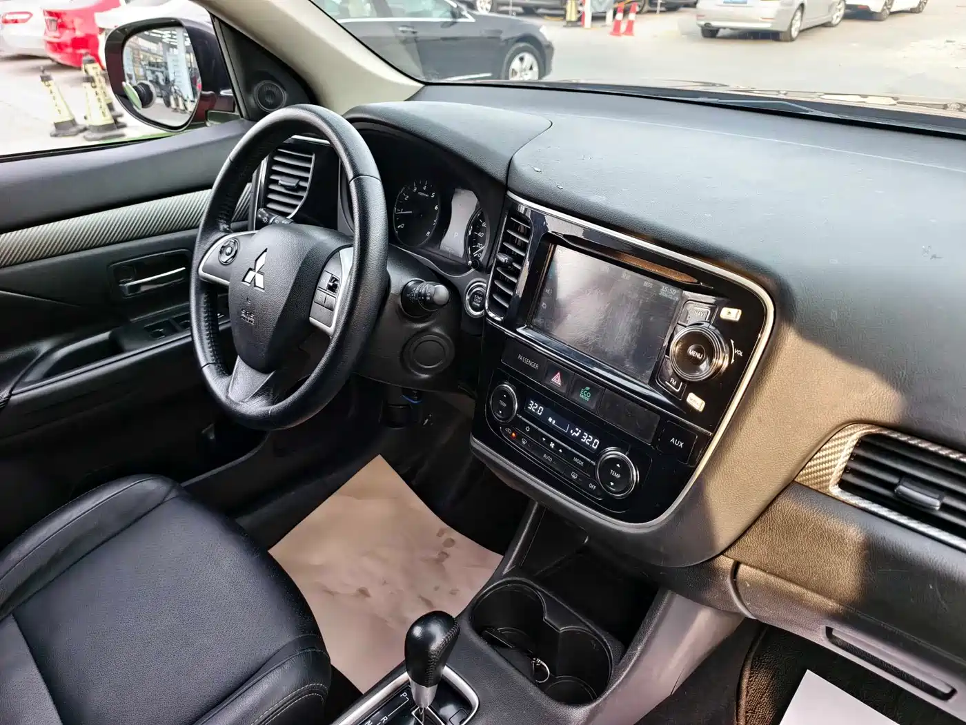 Mitsubishi Outlander (Import) 2014 2.4L 4WD Luxury Value Edition 5-seater фото 17