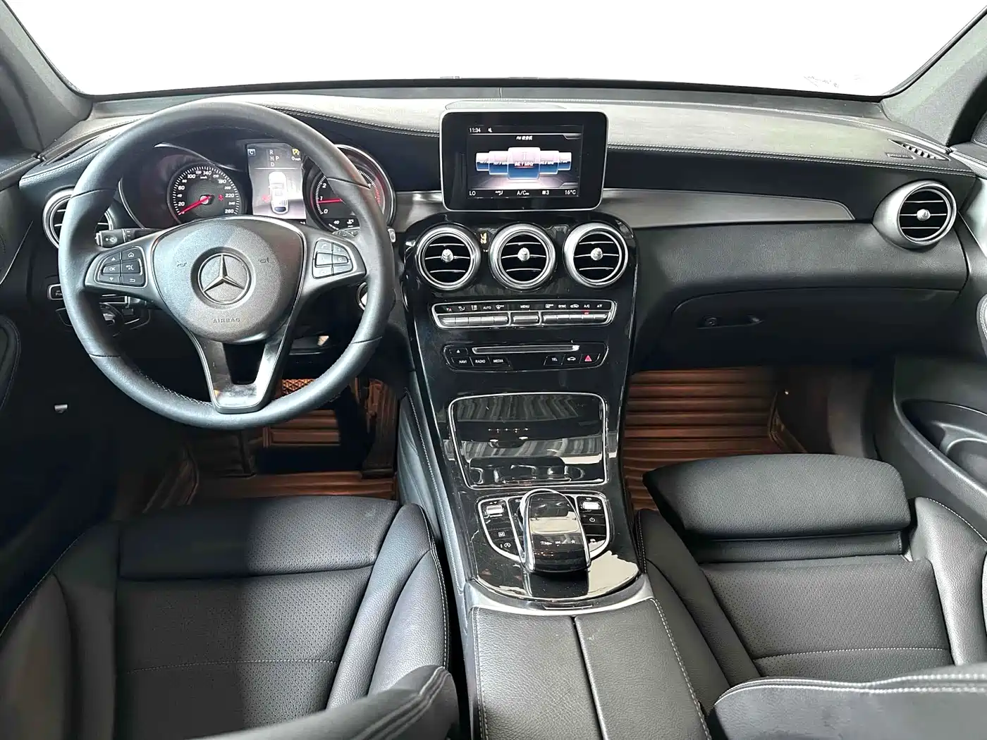 Mercedes-Benz GLC Coupe 2019 GLC 200 4MATIC Coupe SUV фото 12