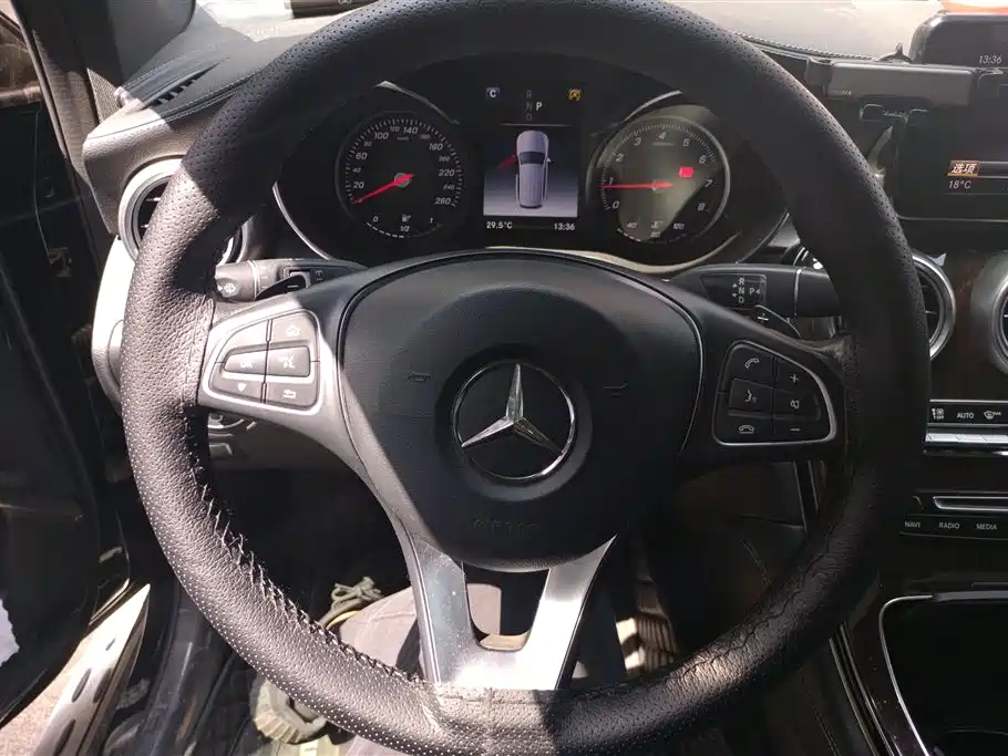 Mercedes-Benz GLC 2018 GLC 260 4MATIC Luxury фото 15