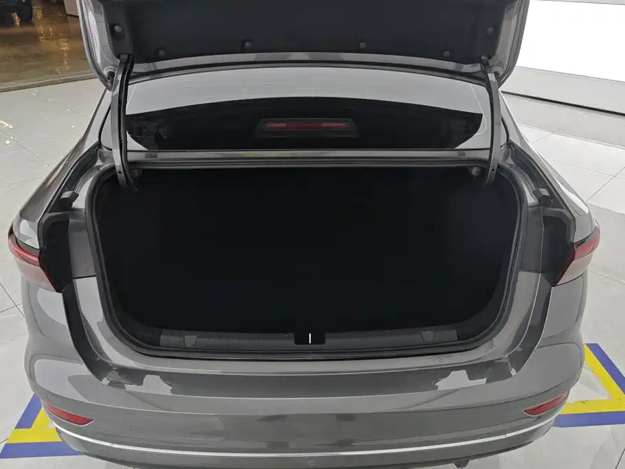 Geely Emgrand 2025 2025 4th Gen 1.5L CVT Soaring Dragon Edition