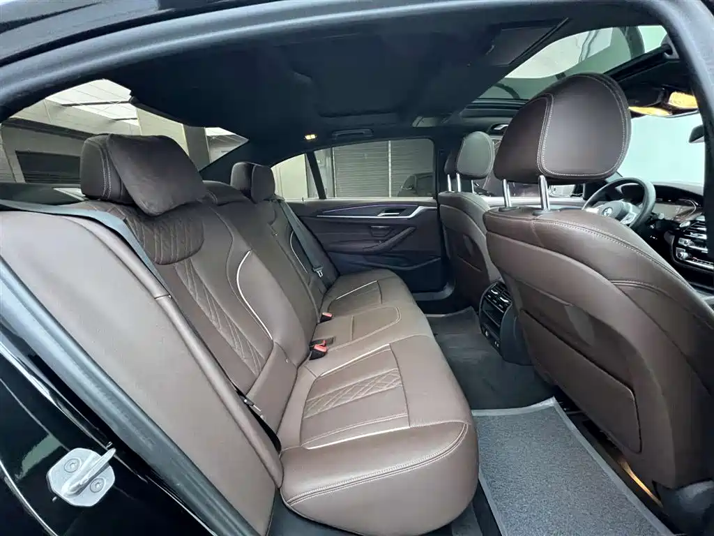 BMW 5 Series 2023 530Li Leading M Sport Package фото 26