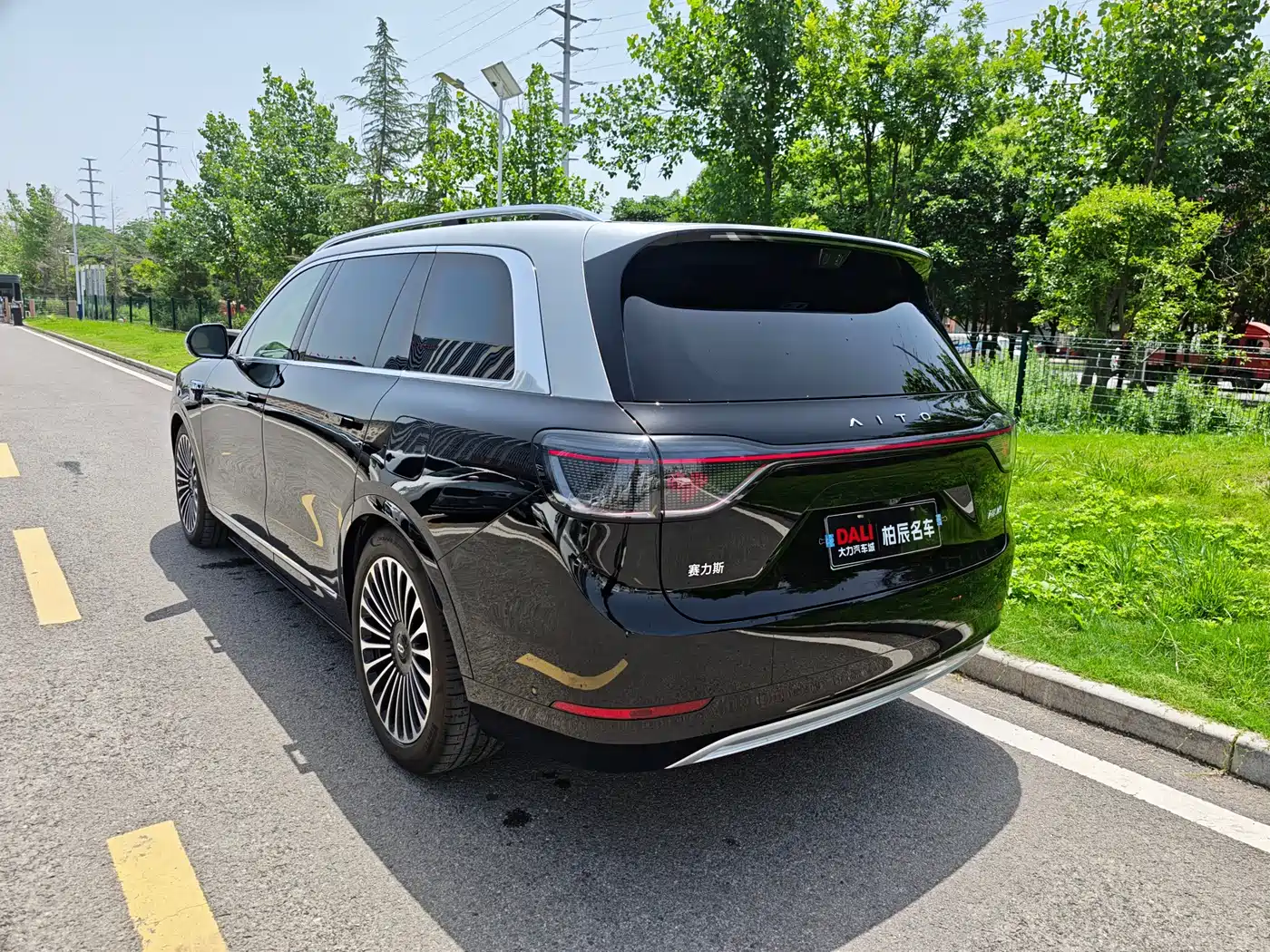 AITO Wenjie AITO M9 2025 Extended Range Ultra 52kWh 6-Seater фото 5