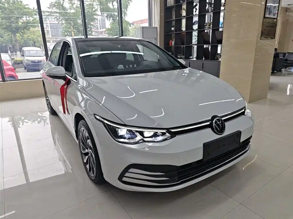 Volkswagen Golf 2023 Facelift 280TSI DSG Pro фото 4