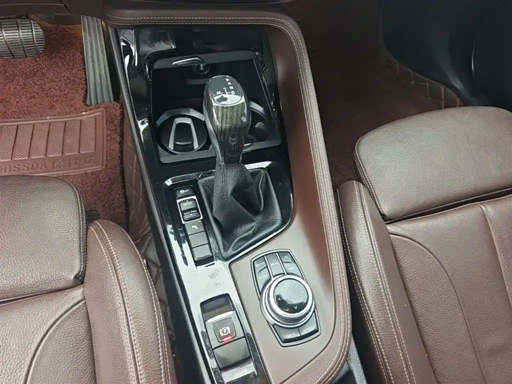 BMW X1 2016 sDrive20Li Luxury Model фото 14