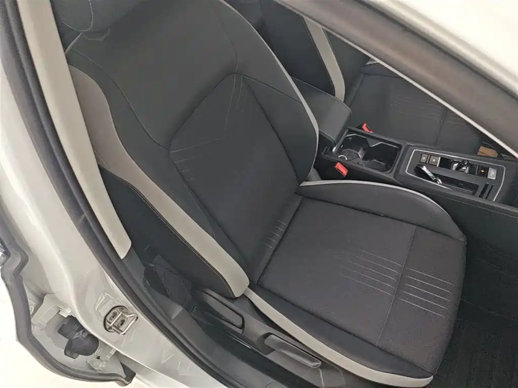 Volkswagen Golf 2023 Facelift 280TSI DSG Pro фото 24