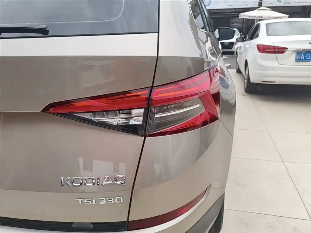 Škoda Kodiaq 2019 Facelift TSI330 7-Seater 2WD Luxury Premium Edition China VI фото 8
