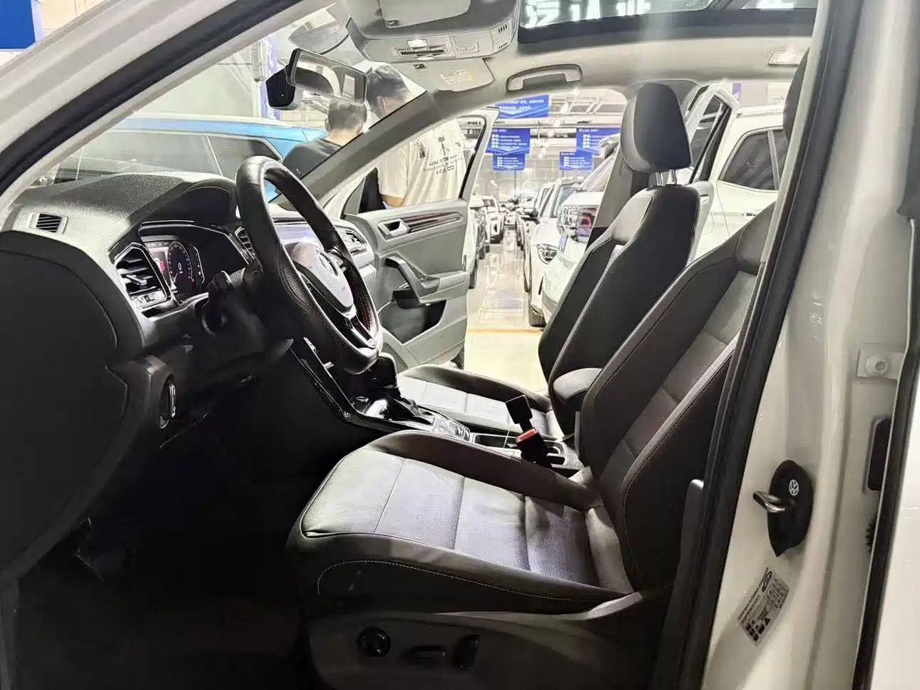 Volkswagen T-ROC 2022 280TSI DSG 2WD Comfort PLUS фото 5