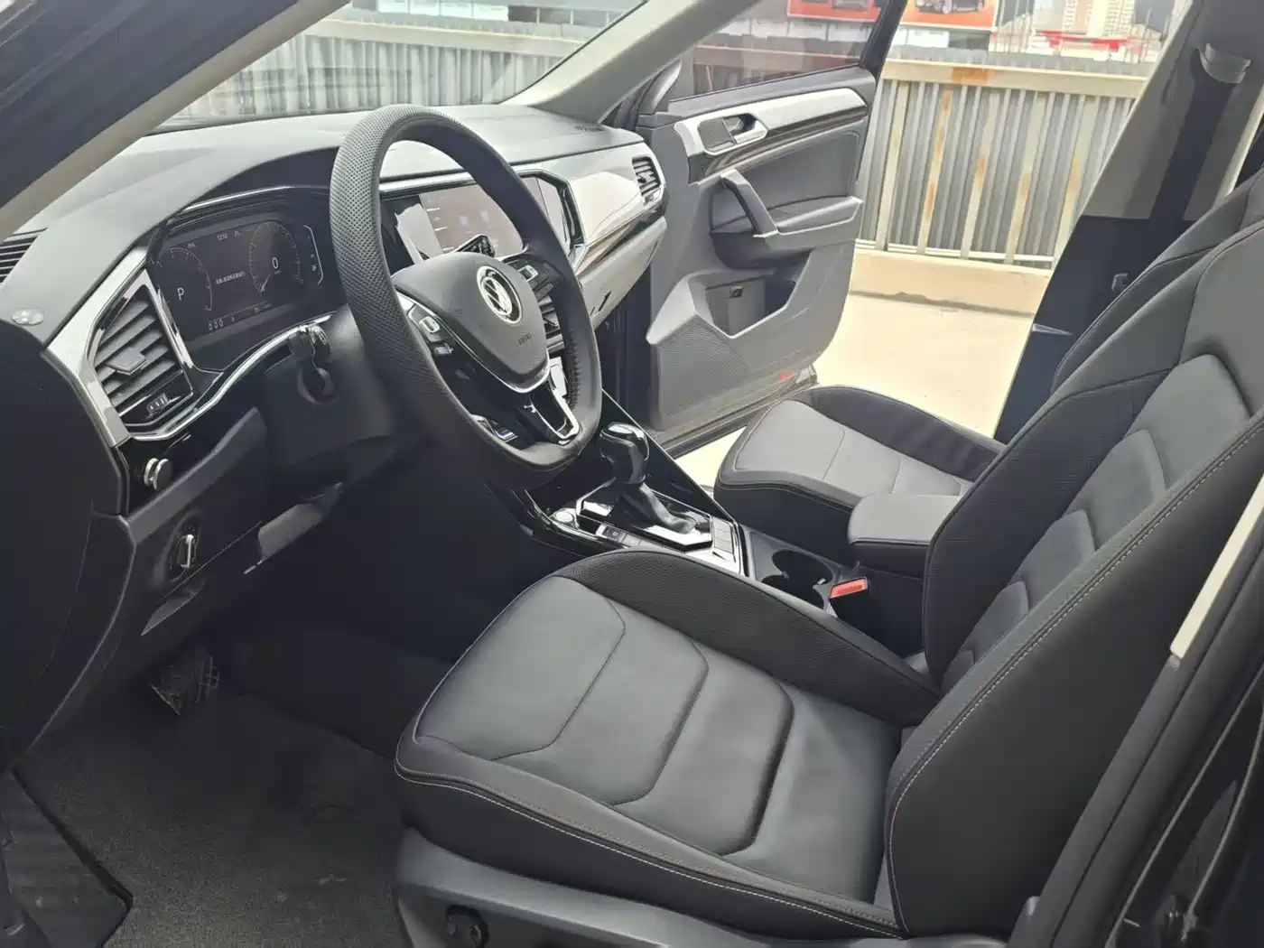 Volkswagen Tayron 2022 330TSI 2WD Luxury Smart Connect Edition фото 5