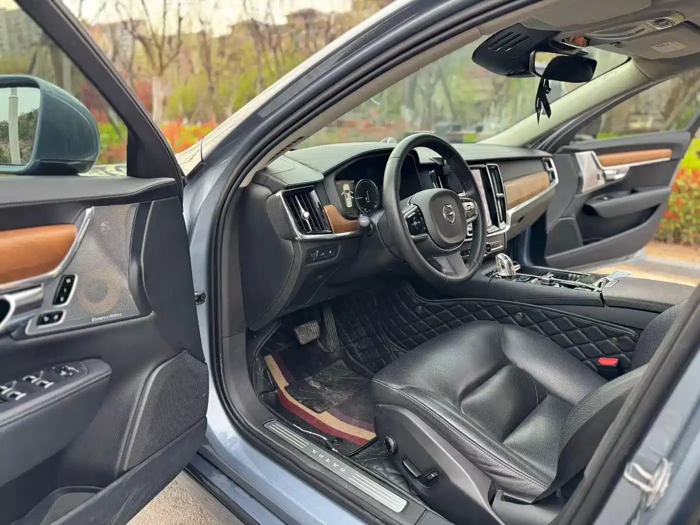 Volvo S90 Plug-in Hybrid 2019 2019 T8 E-AWD Hybrid Inscription Edition China VI