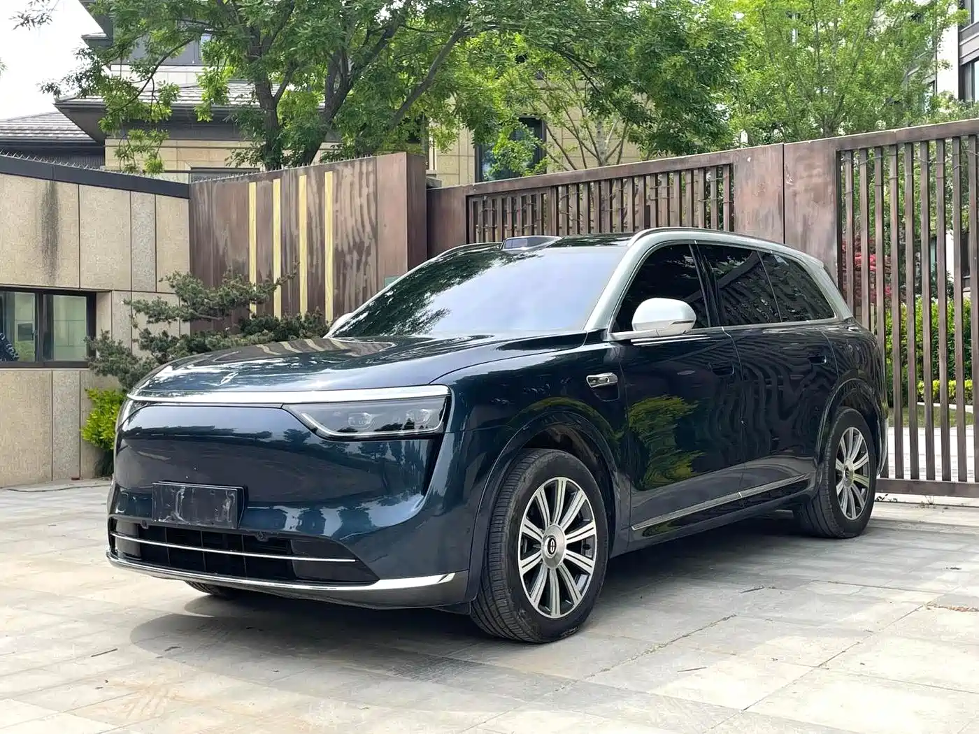 AITO Wenjie AITO M8 2025 Model Extended Range Max+ Edition 53.4kWh 6-Seater фото 3