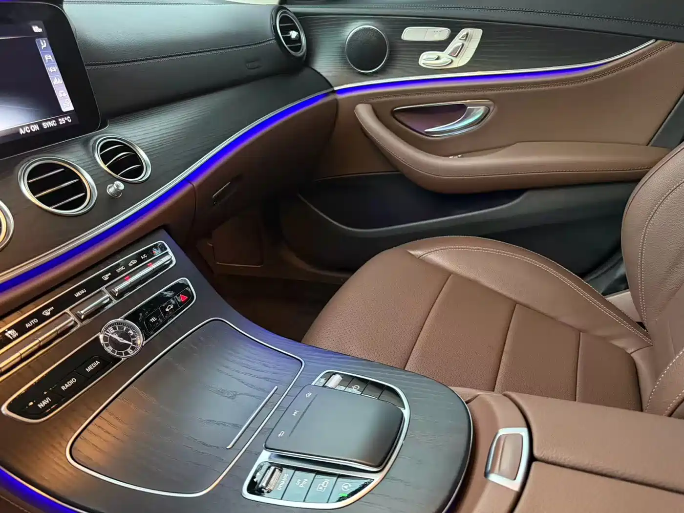 Mercedes-Benz E-Class 2020 E 300 L Sport Fashion Model фото 25