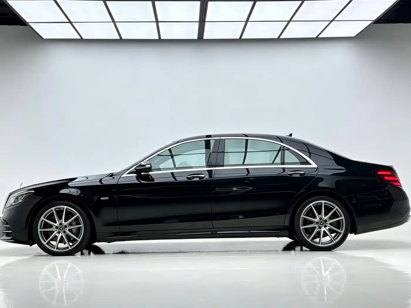 Фото 3 - Mercedes-Benz S-Class