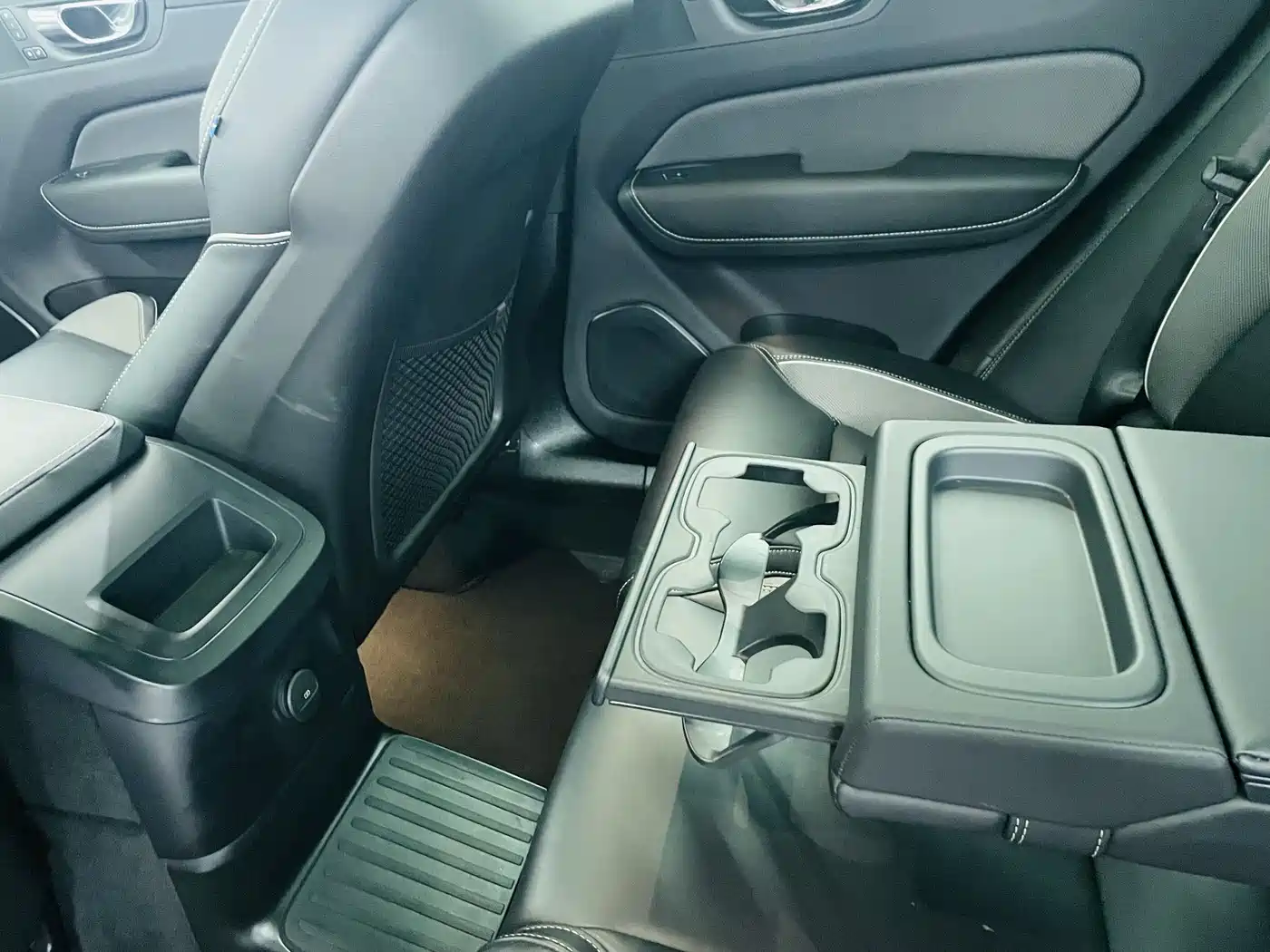 VOLVO XC60 PLUG IN HYBRID