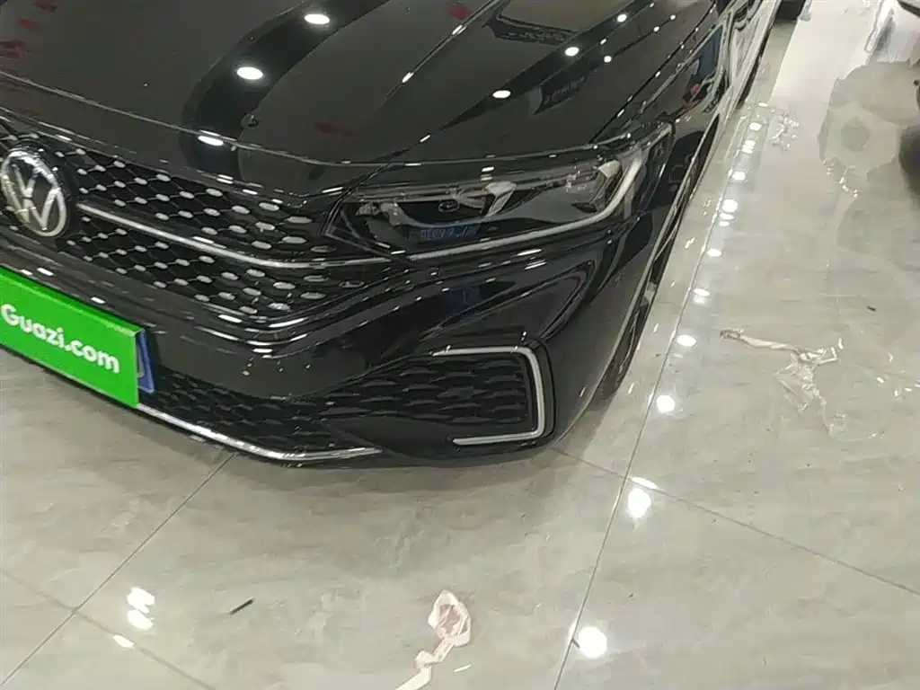 Volkswagen Passat 2023 330TSI Starlight Elite Edition фото 18