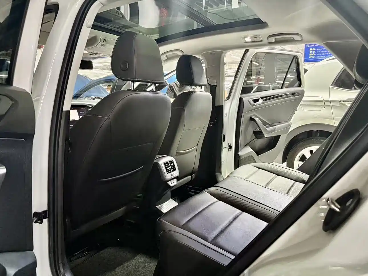 Volkswagen T-ROC 2022 280TSI DSG 2WD Comfort PLUS фото 7