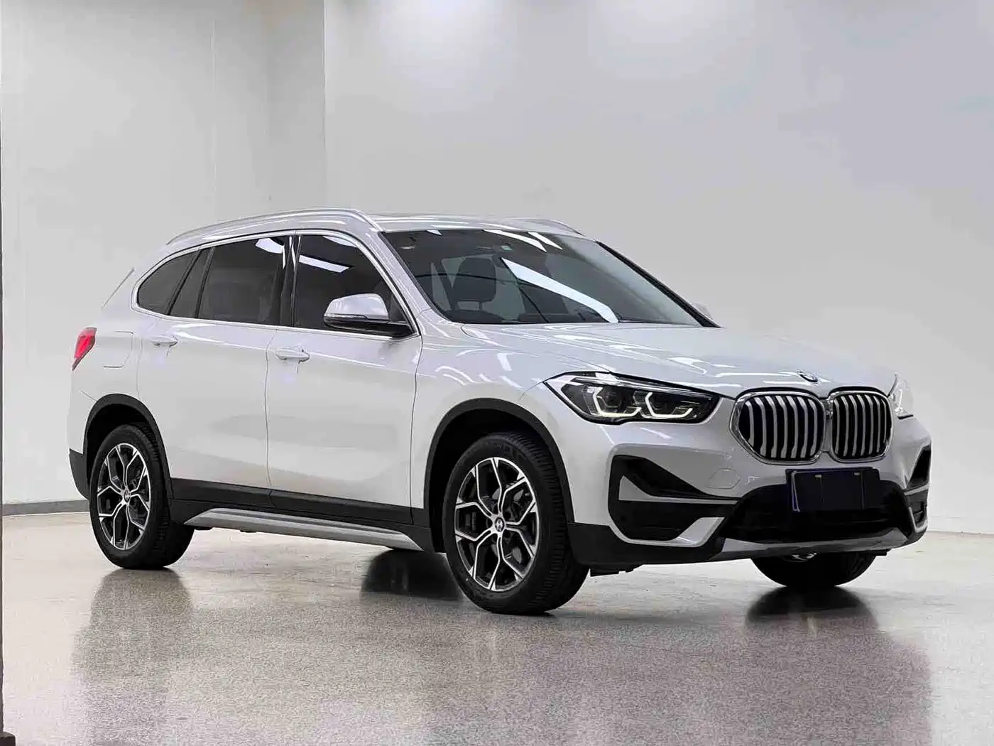 BMW X1 2022 sDrive20Li Premium фото 3