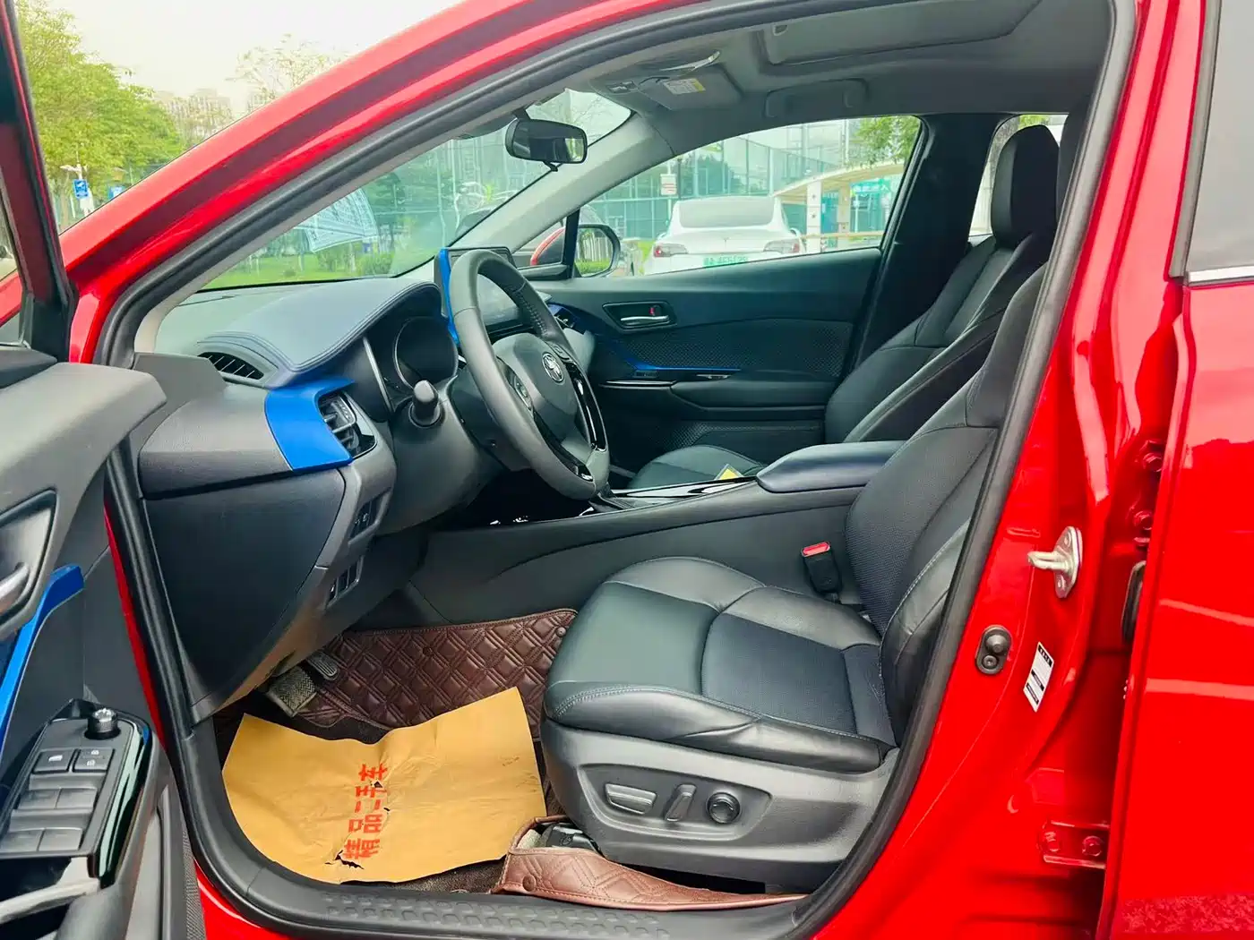Toyota C-HR 2022 2.0L Leading Edition фото 11