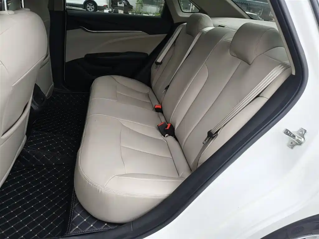 Buick Excelle 2015 15N Automatic Progressive фото 17