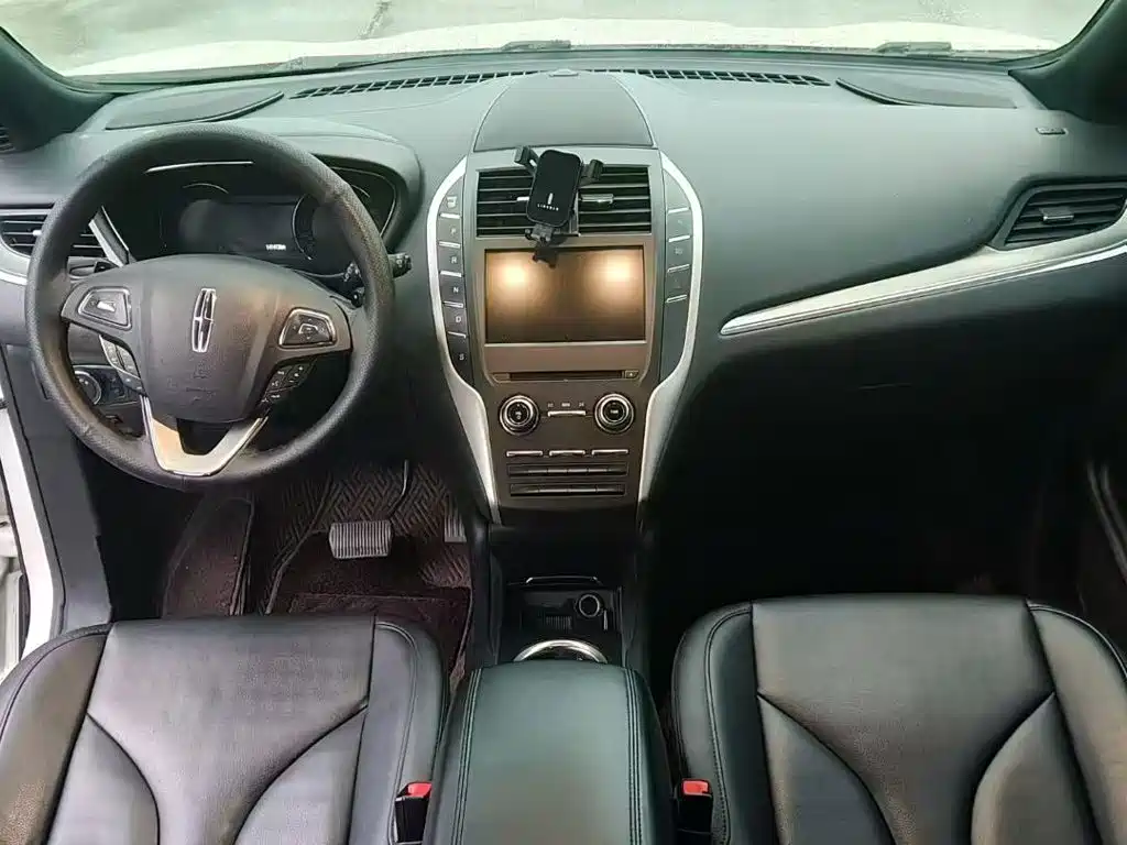 Фото 21 - Lincoln MKC