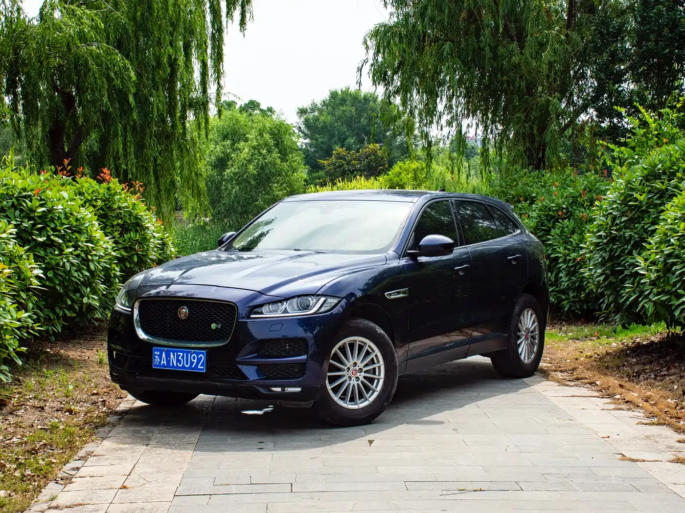 Jaguar F-PACE 2017 2016 2.0T FWD Urban Premium Edition