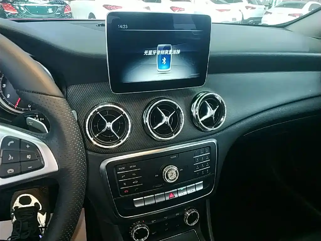 Mercedes-Benz GLA 2019 GLA 200 Dynamic фото 13