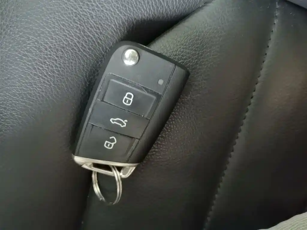 Volkswagen Golf 2016 230TSI Automatic Luxury фото 9