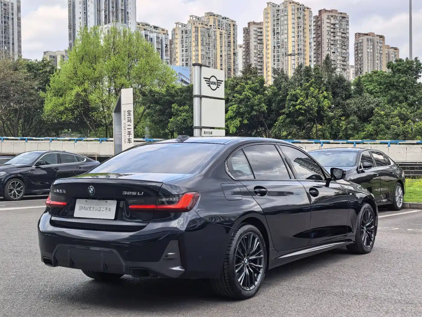 BMW 3 Series 2024 325Li M Sport Shadowline Package фото 5
